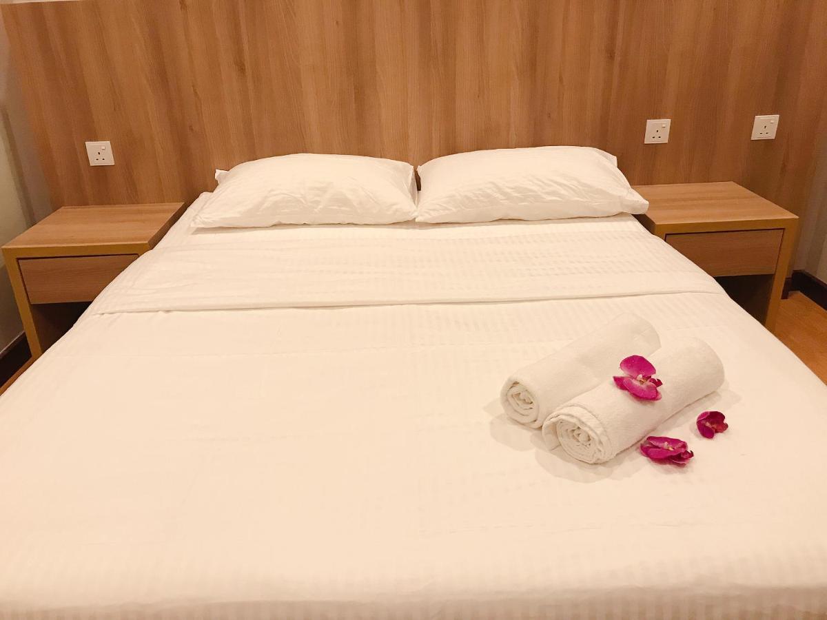 Imperial Grand Suite Apartment Kuching Exterior photo