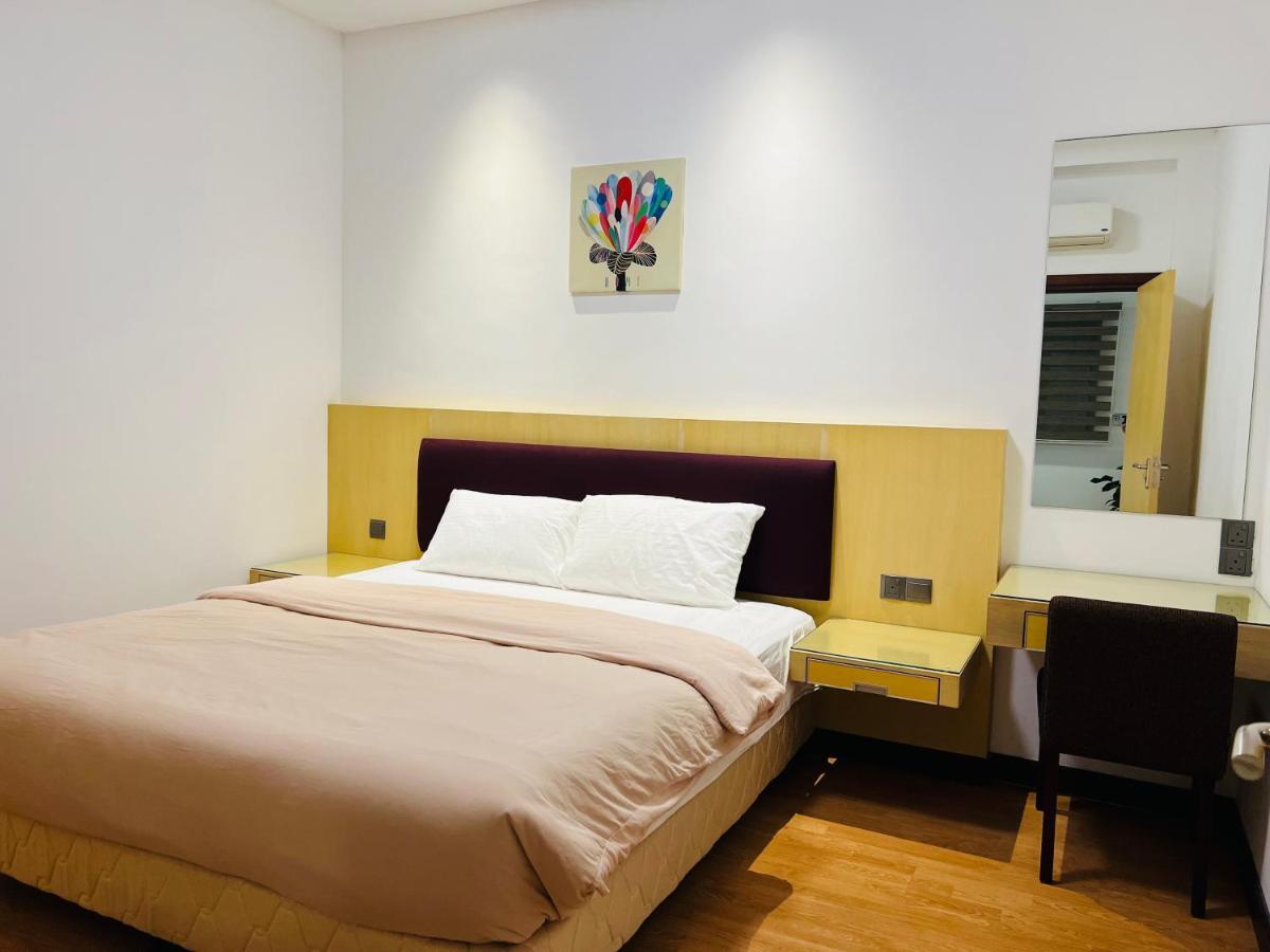 Imperial Grand Suite Apartment Kuching Exterior photo