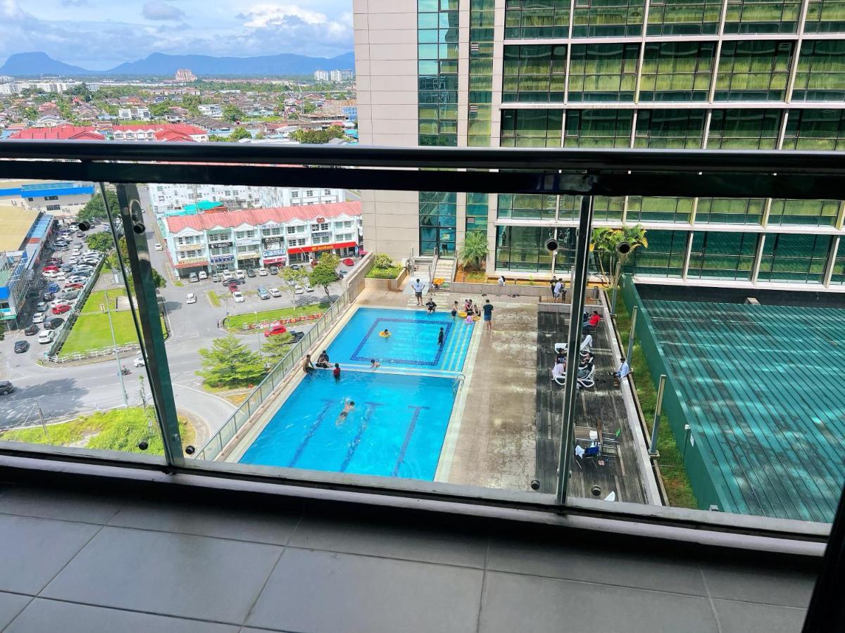 Imperial Grand Suite Apartment Kuching Exterior photo