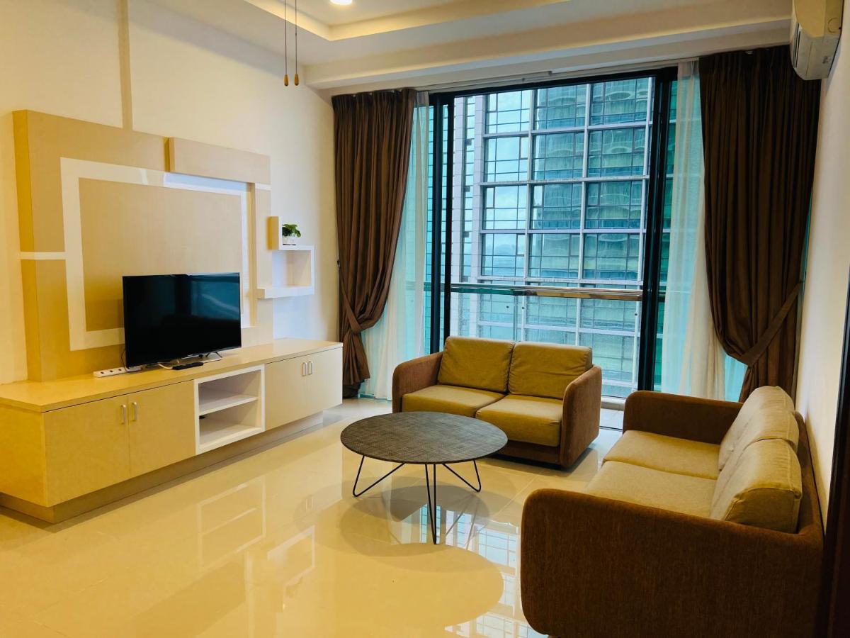 Imperial Grand Suite Apartment Kuching Exterior photo