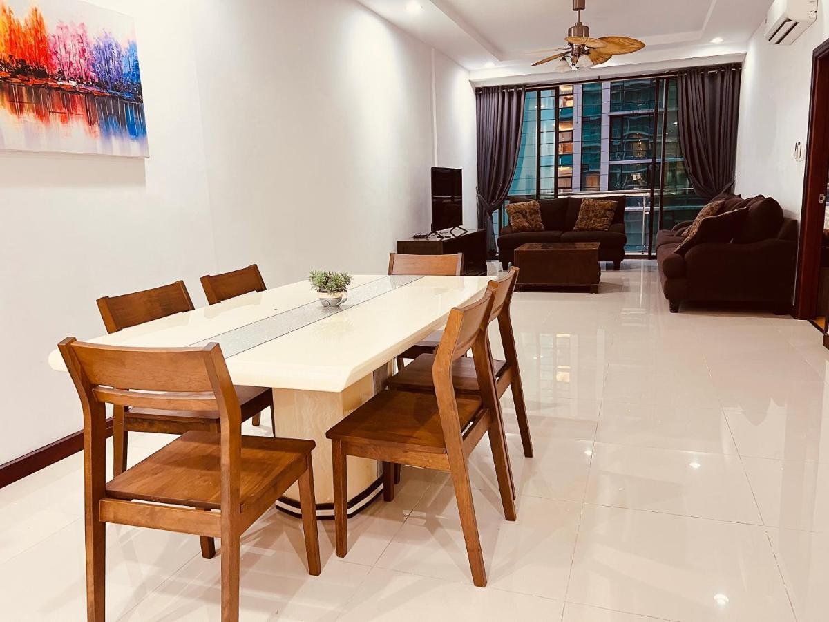 Imperial Grand Suite Apartment Kuching Exterior photo
