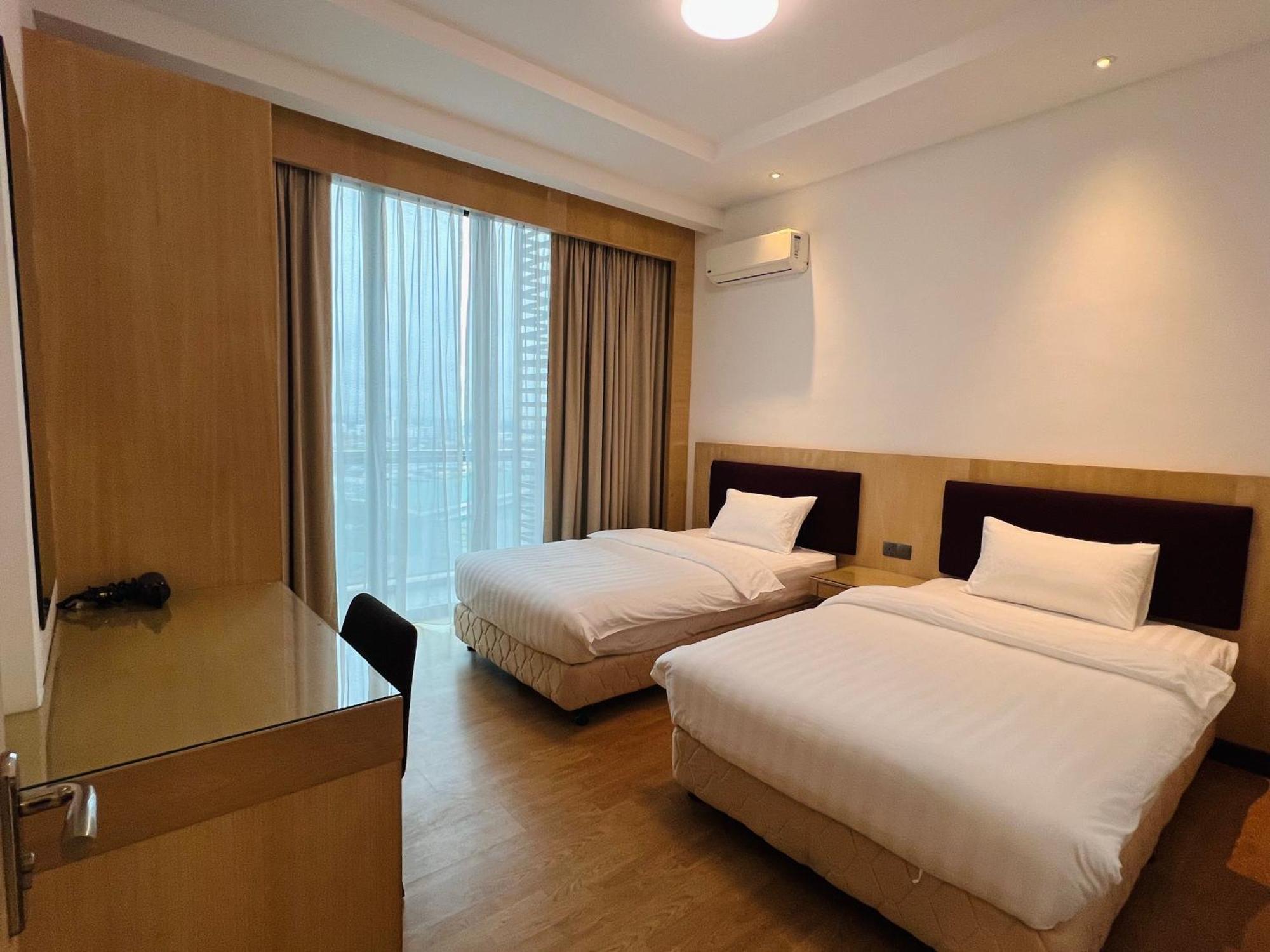 Imperial Grand Suite Apartment Kuching Exterior photo
