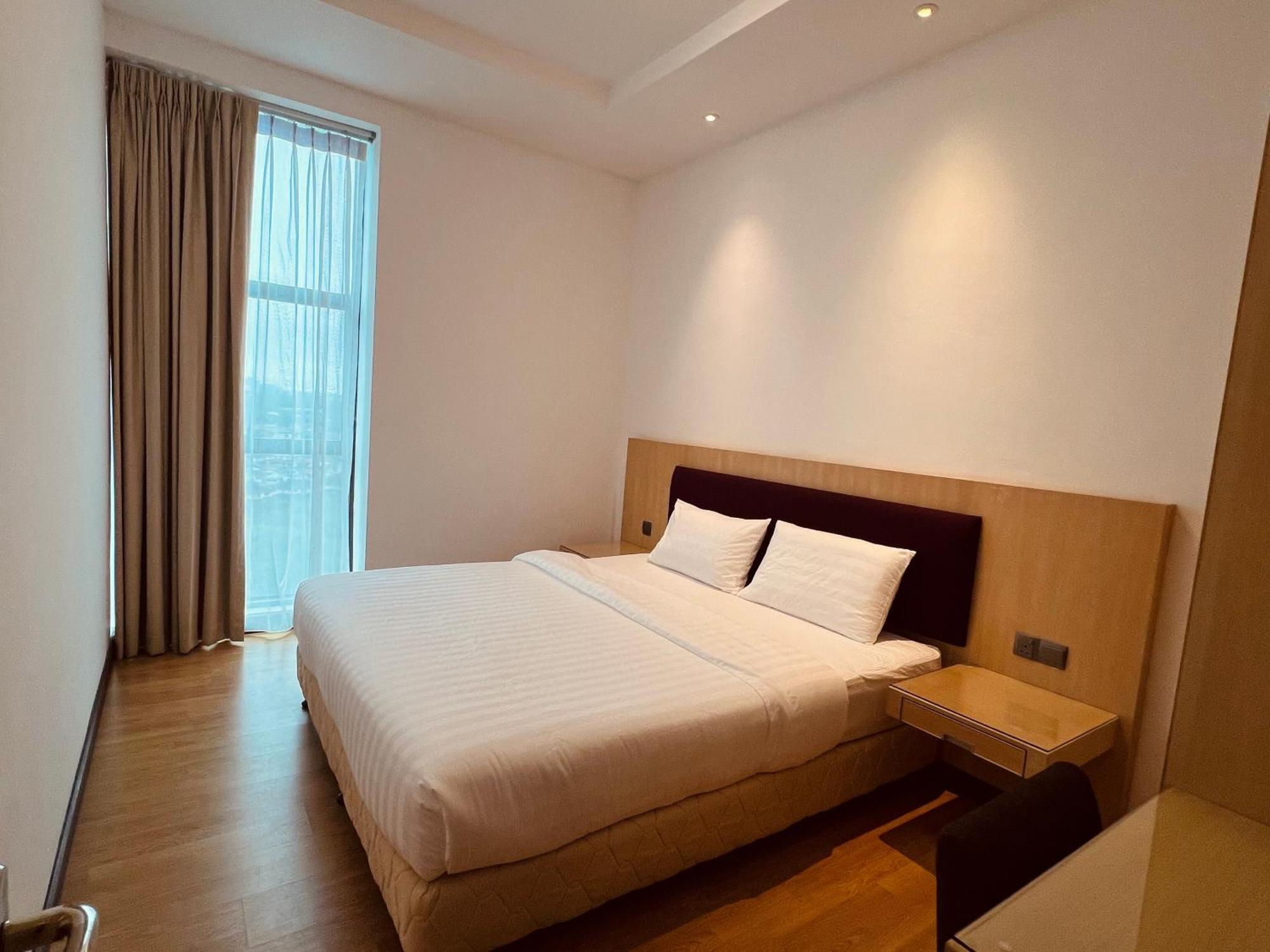 Imperial Grand Suite Apartment Kuching Exterior photo